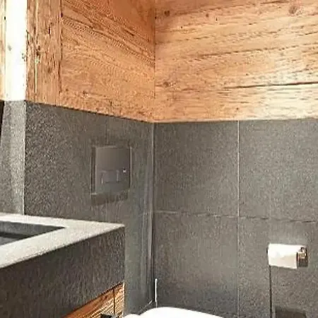샬레 Four Bedrooms Chalet Located In The Very Peaceful Area
