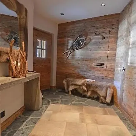 Four Bedrooms Chalet Located In The Very Peaceful Area 샬레