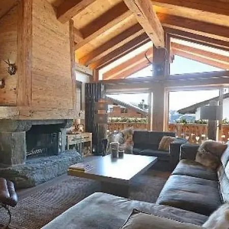 샬레 Four Bedrooms Chalet Located In The Very Peaceful Area *