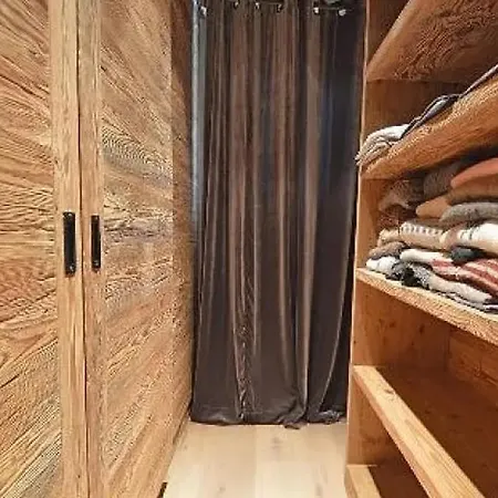 Four Bedrooms Chalet Located In The Very Peaceful Area 샬레 Bagnes