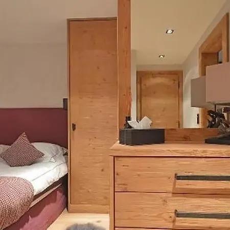 Four Bedrooms Chalet Located In The Very Peaceful Area 샬레 Bagnes